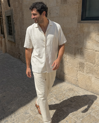 חולצת פשתן קצרה