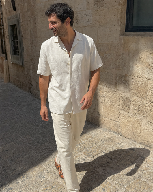 חולצת פשתן קצרה